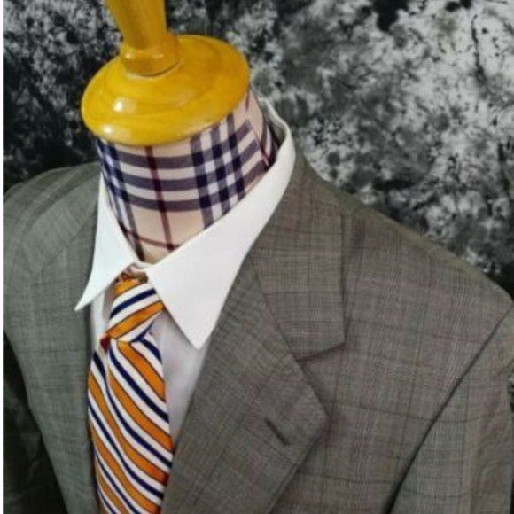 42L Hickey Freeman Loro Piana 110’s Gray Window